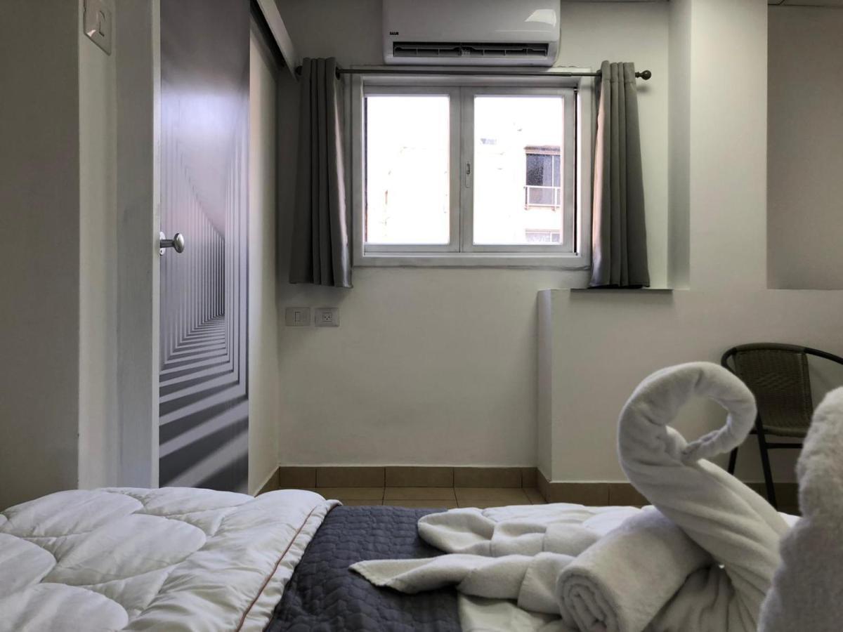 Hotel Room Service Bat Yam Exterior foto