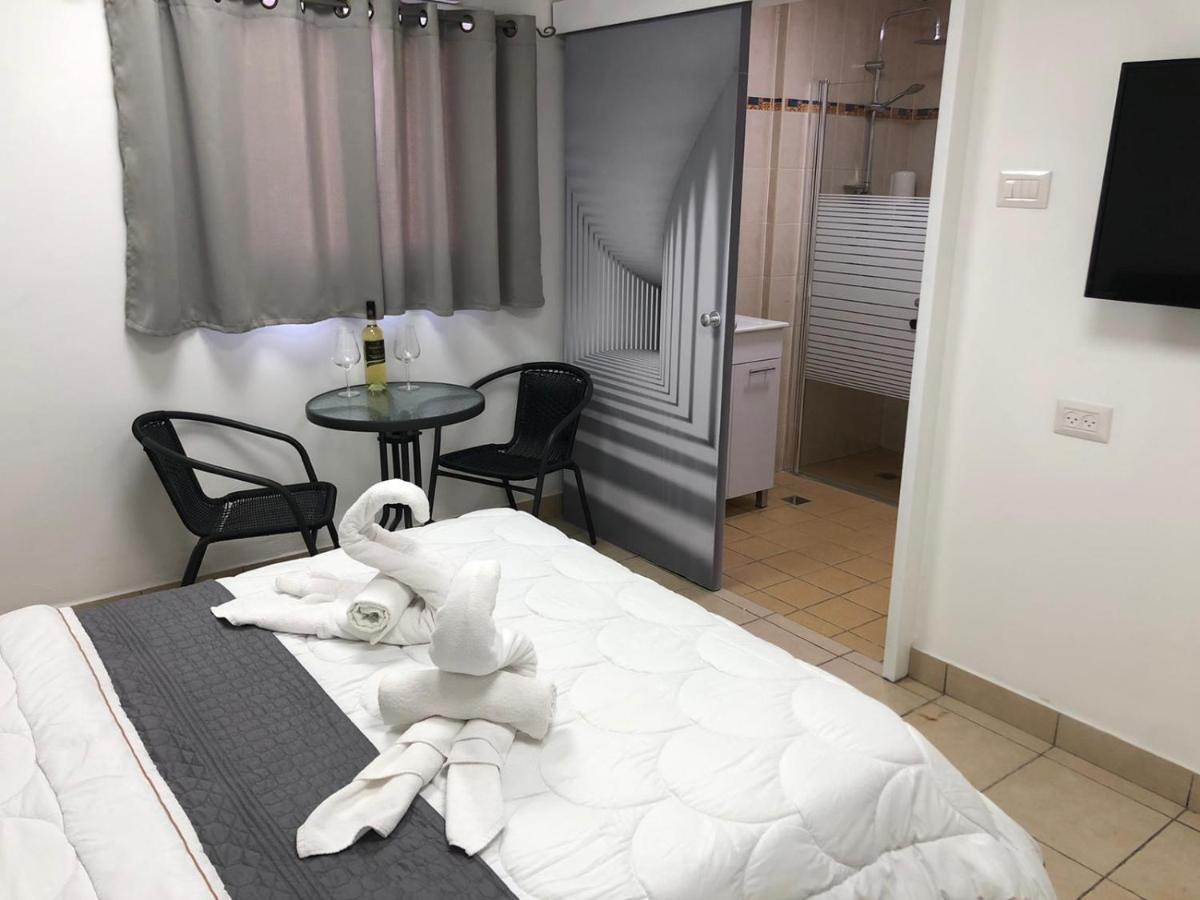 Hotel Room Service Bat Yam Exterior foto