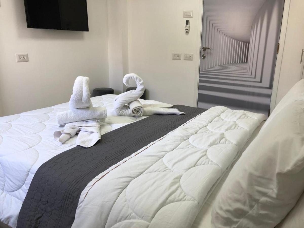 Hotel Room Service Bat Yam Exterior foto